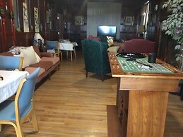 Red Rock Inn
