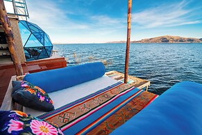 Uros LodgeTiticaca Peru