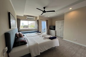 Surf & Sand Resort