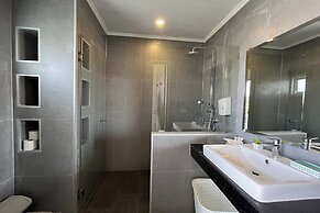 Surf & Sand Resort