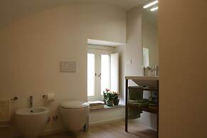 Le Tre Vie Apartment & Room