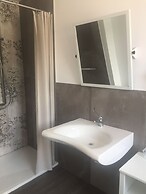 Pove 2.4 Hotel