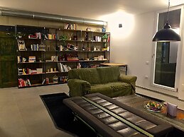 Pove 2.4 Hotel