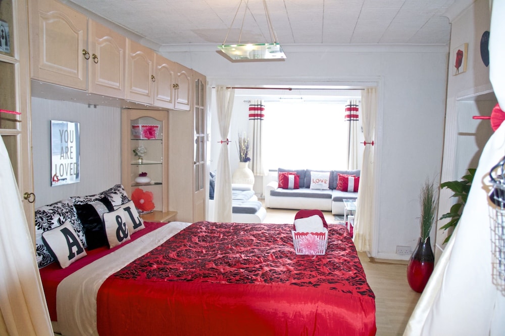 A & L Lodgings