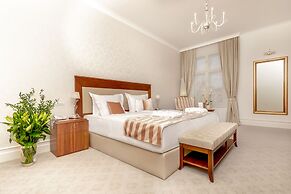 Le Premier Boutique Hotel