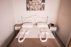 Athina Apartments