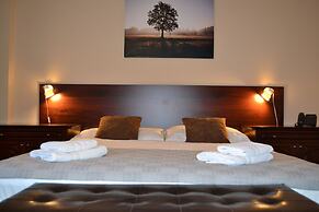 Greenwood Hotel