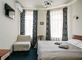 Anabel at Nevsky 88