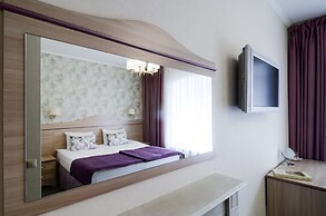 Anabel at Nevsky 88