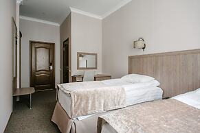 Anabel at Nevsky 88