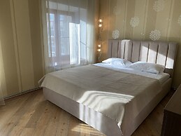Anabel at Nevsky 88