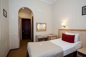 Anabel at Nevsky 88