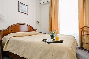 Anabel at Nevsky 88