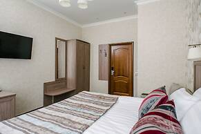 Anabel at Nevsky 88