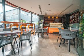 Maagiri Hotel