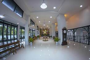 Iron Resort&Hotel