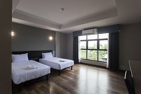 Iron Resort&Hotel