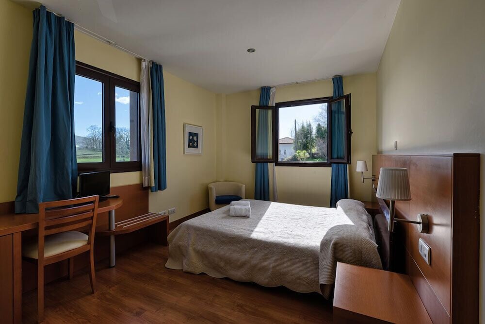 Hotel Ibaigune