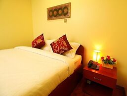 Diamonds Inn