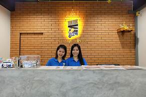 Tuk Tuk Hostel
