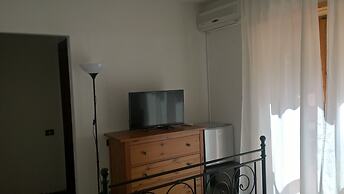 Villa Cardinal Apartments