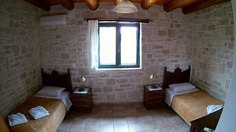 Stratos Villas