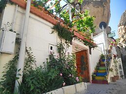 Unicorn Cave Hotel
