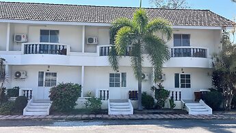 Bang Saphan Resort