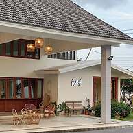 Bang Saphan Resort