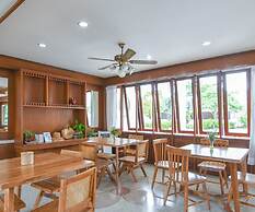 Bang Saphan Resort