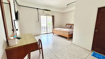 Bang Saphan Resort