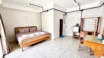Bang Saphan Resort