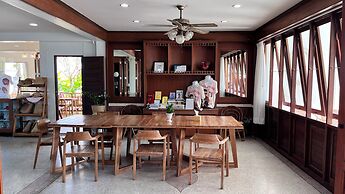 Bang Saphan Resort