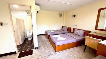 Bang Saphan Resort