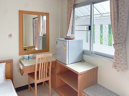 Bang Saphan Resort