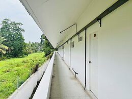 Bang Saphan Resort