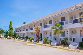 Bang Saphan Resort