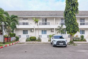 Bang Saphan Resort