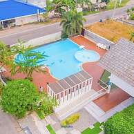 Bang Saphan Resort
