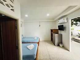 Bang Saphan Resort