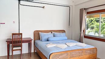 Bang Saphan Resort