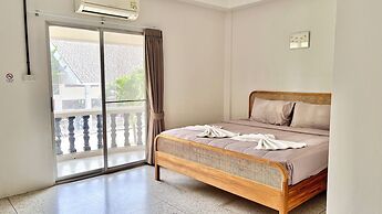 Bang Saphan Resort