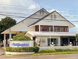 Bang Saphan Resort