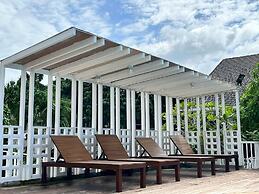Bang Saphan Resort