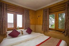 Everest Manla Resort