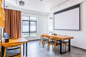 Mishe TEN Boutique Inn