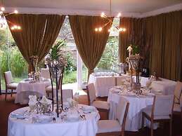 Emerald Guest House Springs