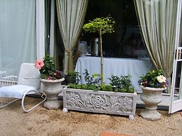 Emerald Guest House Springs