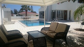 Colonial Beach Villa