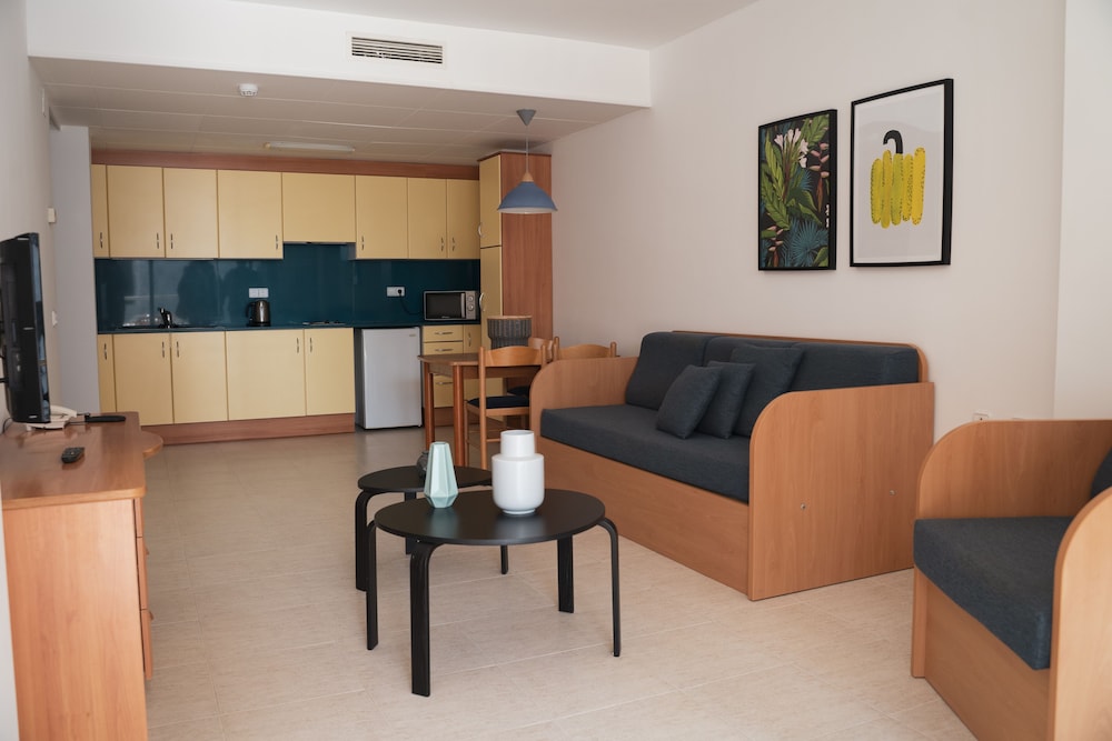 Beatrix 2000 - Caliu apartments